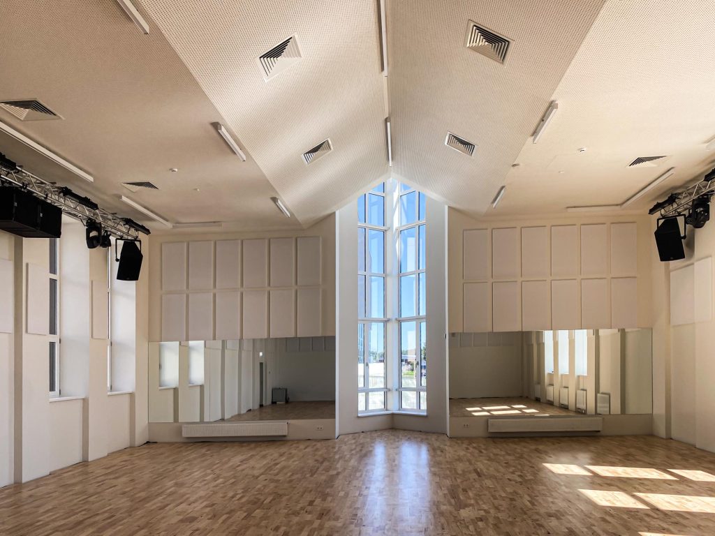 Patalpų akustikos gerinimas – komfortiškesnė aplinka mokymuisi, sportui ir darbui gallery 1